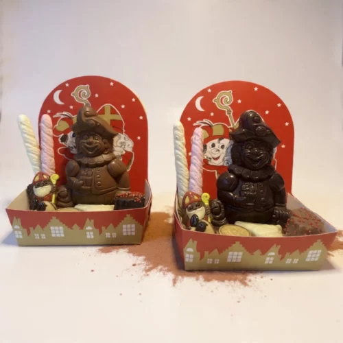 Piet met veel lekkers in melk of fondantchocolade van Praliboetiek